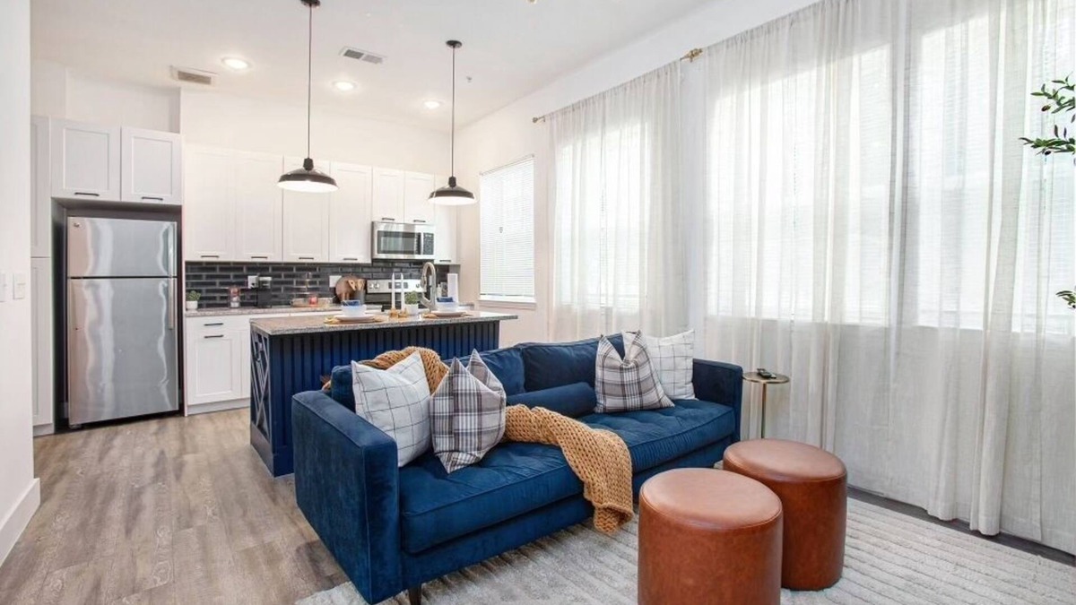 Castleberry Hill Apartment | Heart Of The City Cozy Getaway…6 Min walk to MercedesBenz Stadium+StateFarmArena