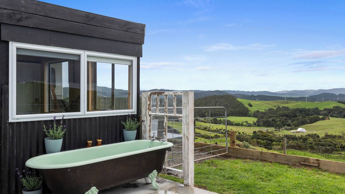 Waipu House | Heart of Waipu - Waipu Holiday Home