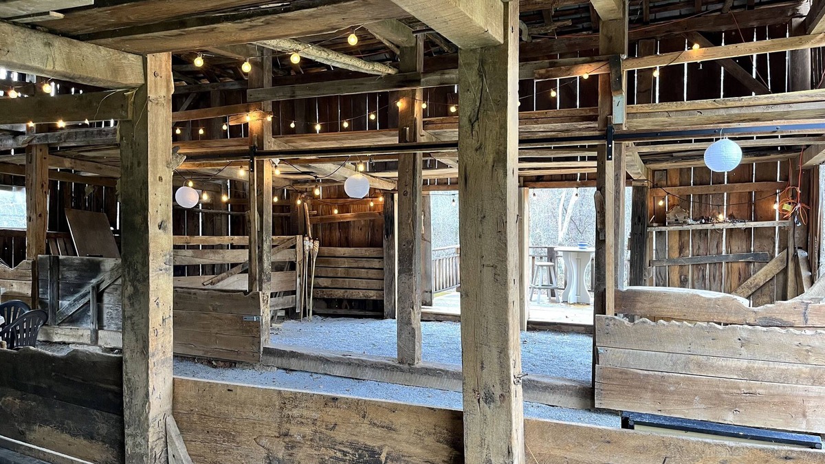 Abingdon House | Heartwood Farm Cottage on the River & VA Creeper Trail