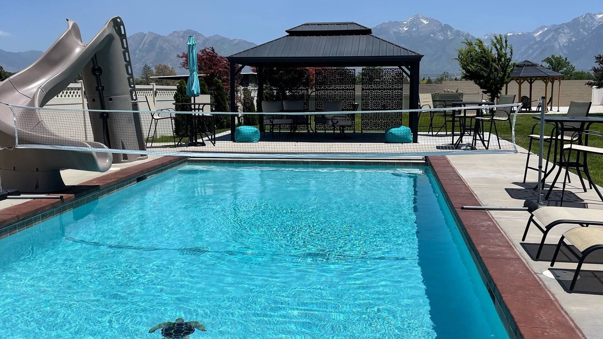 West Jordan House | Heated outdoor pool open April 9. Hot tub, stunning view, 5 star, clean, quiet
