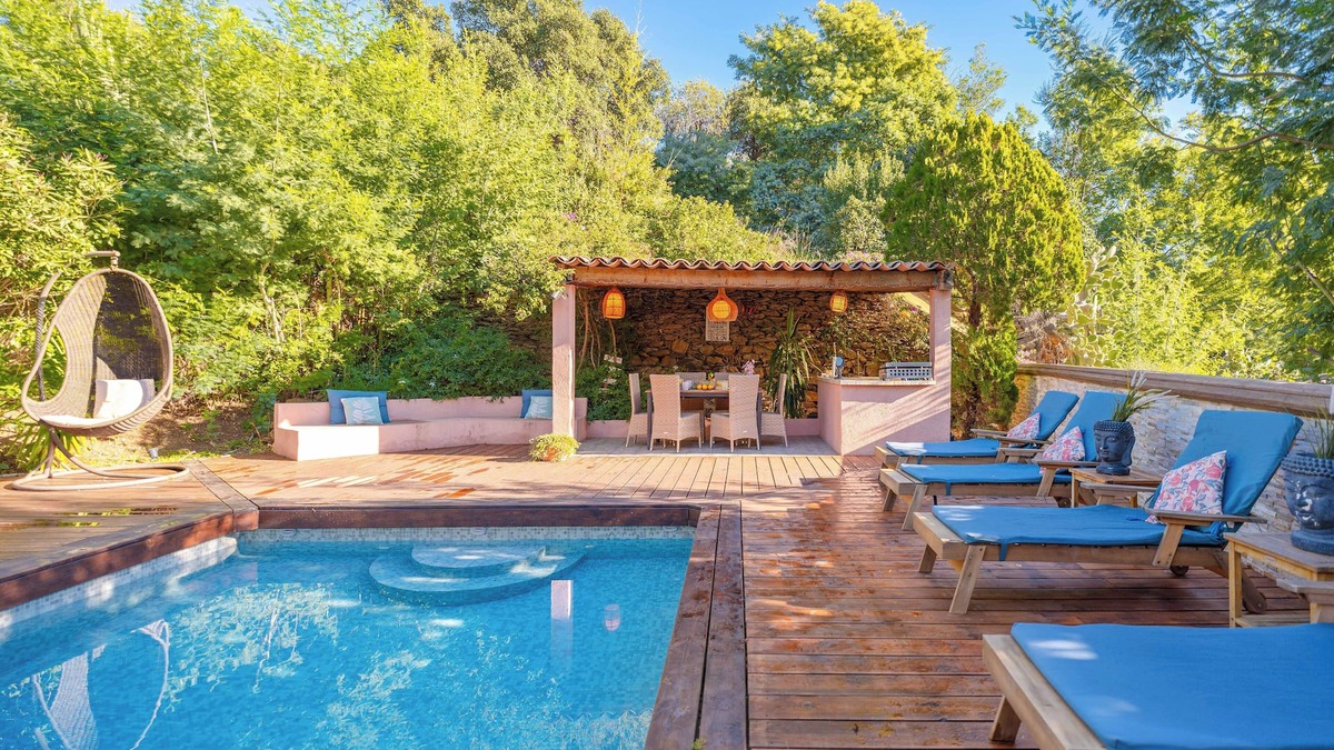 Rayol-Canadel-sur-Mer House | Heated pool house 200 mins from the beaches.