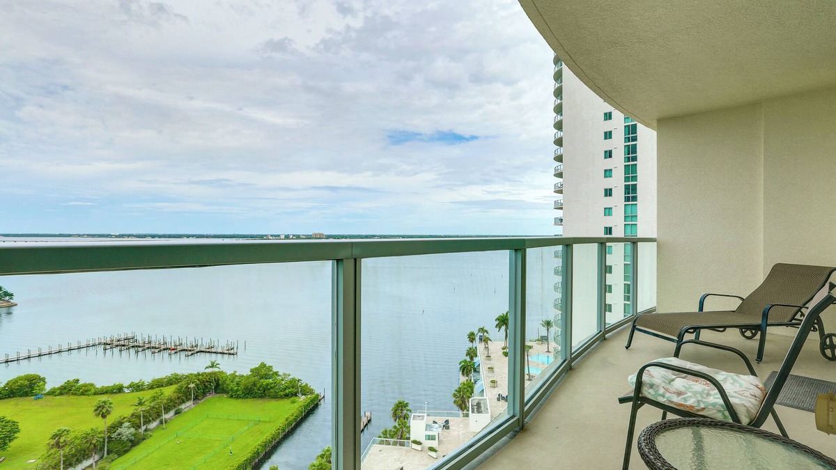 Edgewood Condo | Heated Pool Access! Waterfront Fort Myers Condo