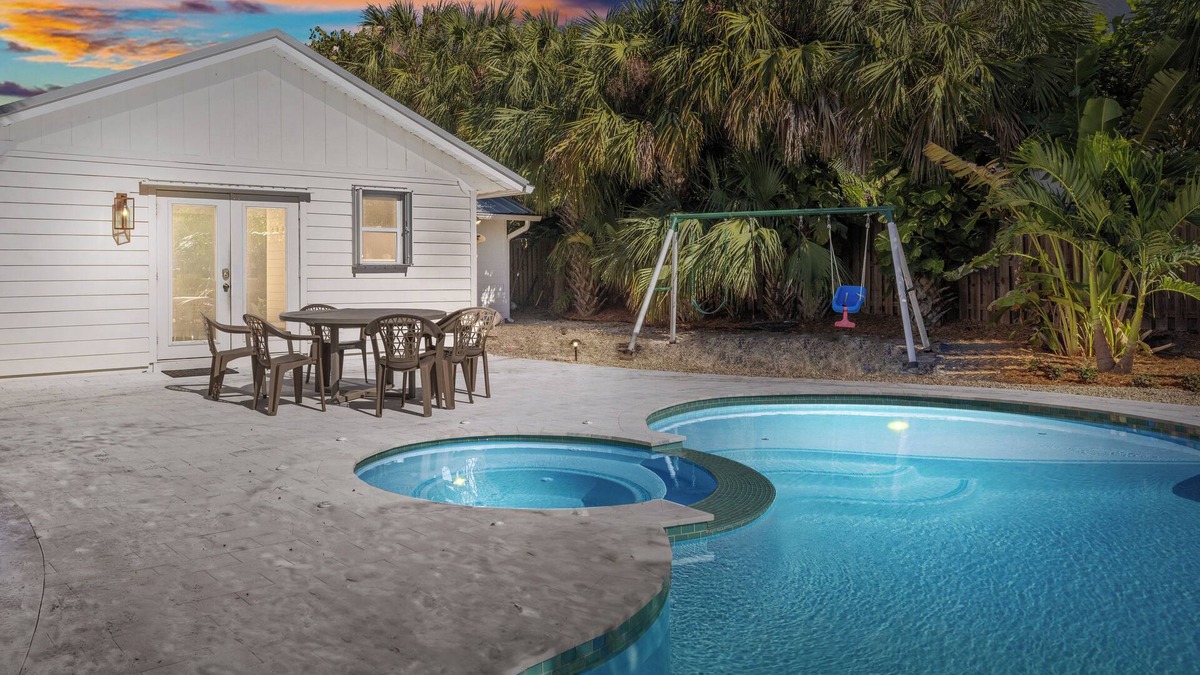 Summerplace House | Heated Pool & Hot Tub - Dog Friendly Private Beach - EV Charger - East of A1A