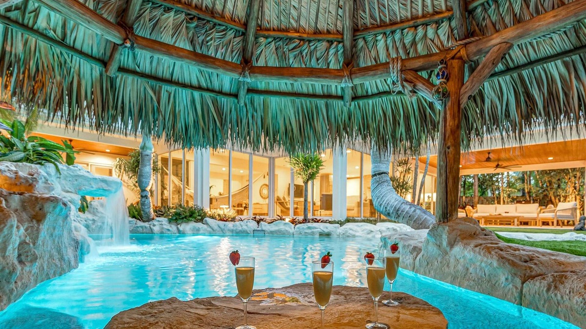 Poinsettia Heights House | Heated pool/Lush Tropical Surrounding/Castaway Key/RESlDENCES