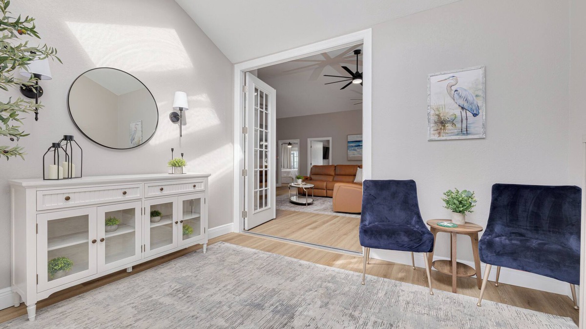 Tarpon Springs House | Heated Pool, mini golf, 1 minute from beach