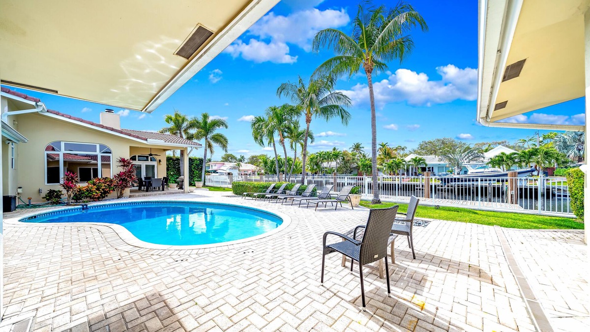 The Landings House | Heated Pool! Waterfront+Pool Table! Close 2 Beach!