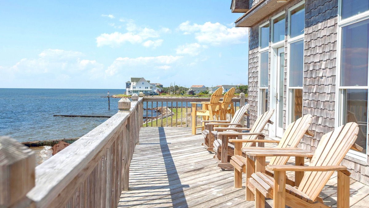 Hatteras Island House | HEATED pool/waterfront/private pier/tennis/hot tub/kayaks/SUPs/8bed 6bath