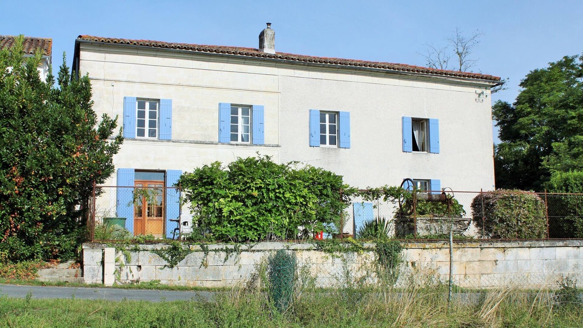 Boutenac-Touvent House | Heated, private pool, free Wi-Fi & UK TV, spacious accommodation for 8 people