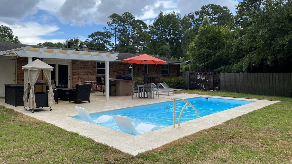 Savannah House | Heated Private Pool - 15 mins to Downtown
