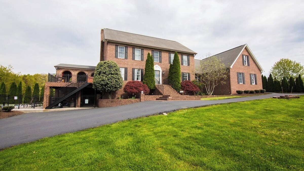 Keezletown House | Heated Salt water pool & hot tub on 2.5 Acres