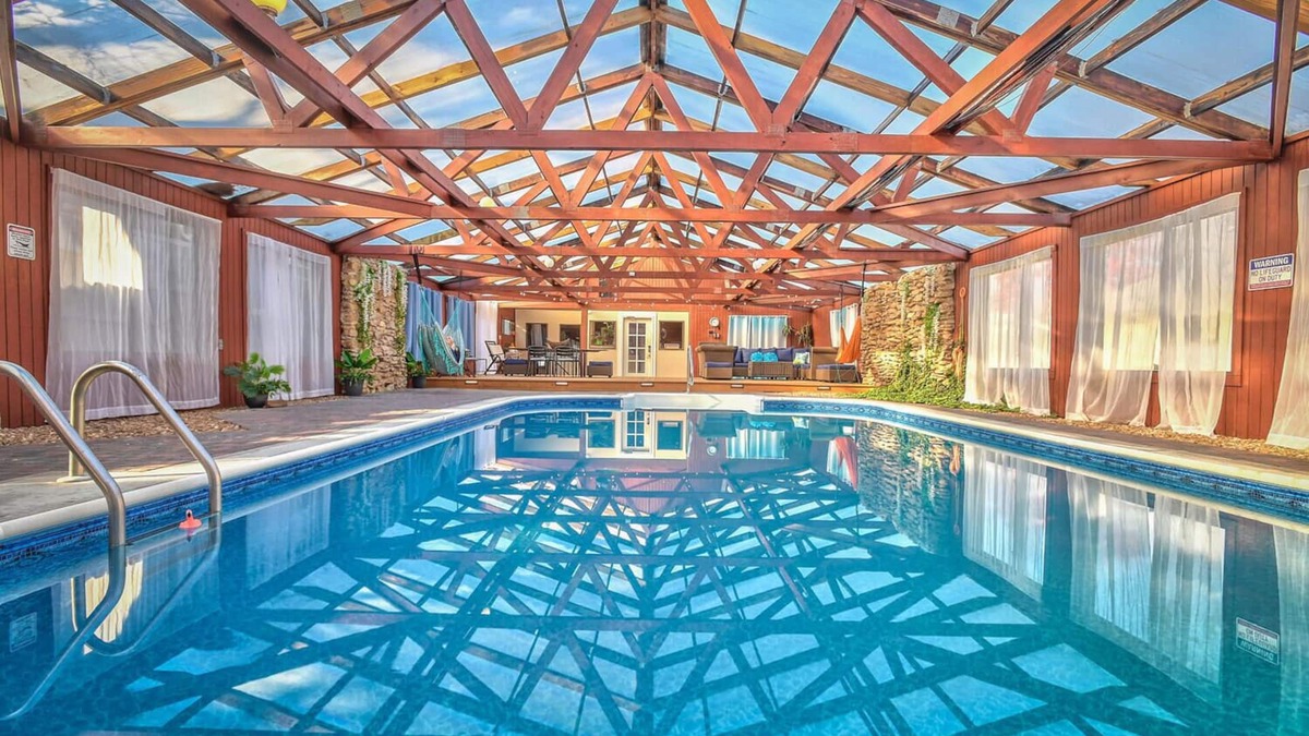 Independence House | Heated Salt Water Pool and Lrg Home l Spring Break! Close to Soccer + Royals