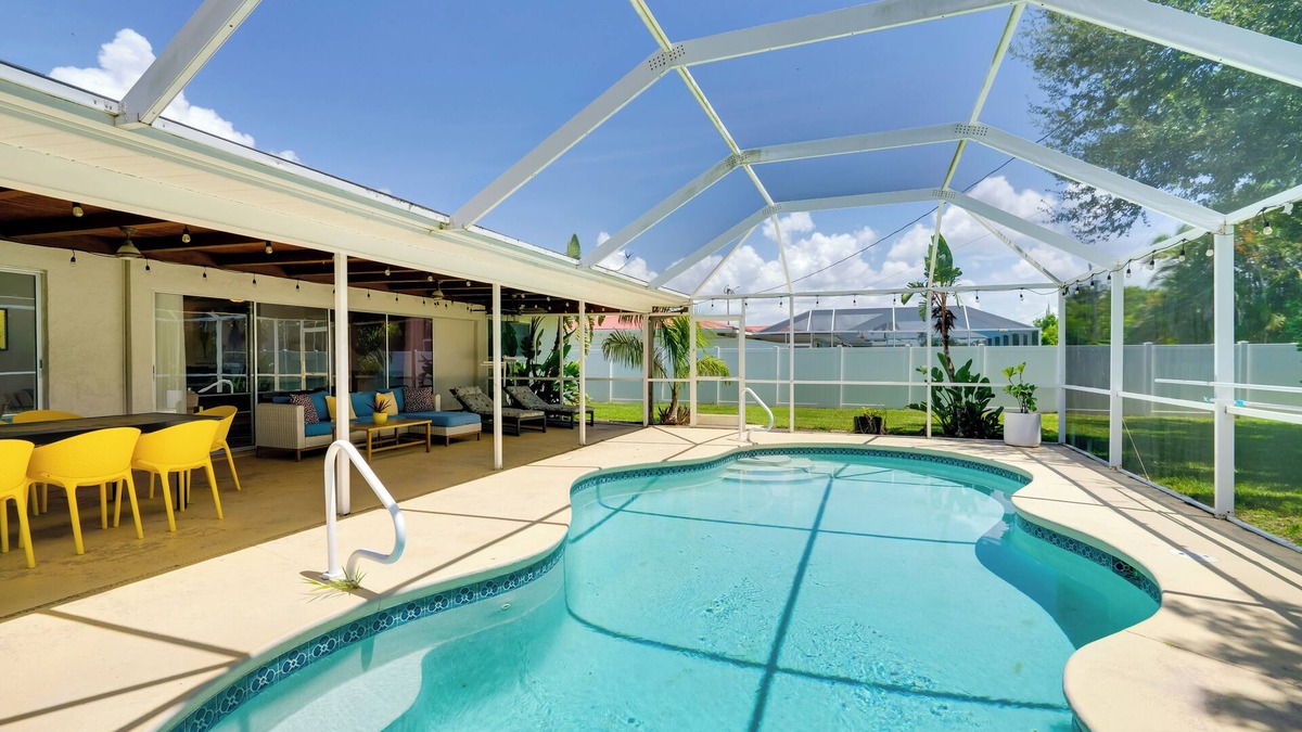 Yacht Club House | Heated Saltwater Pool < 2 Mi to Yacht Club Beach!