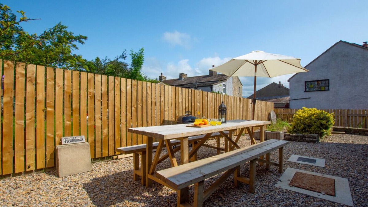 Leyburn House | Heathlands - Two Bedroom House, Sleeps 4