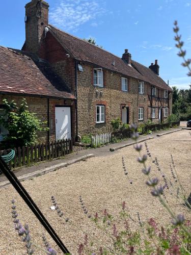 Godalming House | Heaven's Kitchen At Squirrel Inn