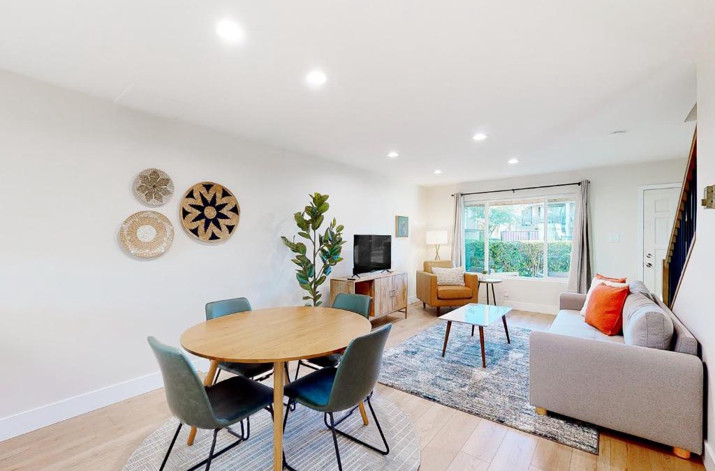 Fashion Square Apartment | Heavenly Oasis