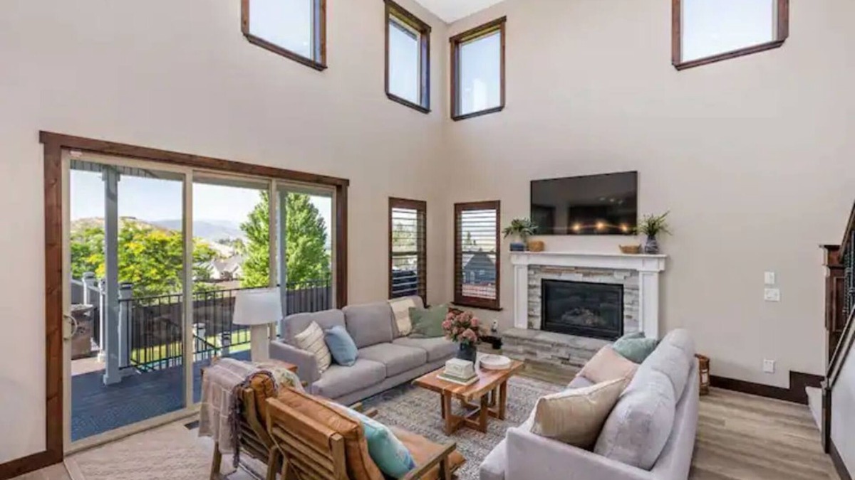 Heber House | Heber Heights-Massive 8BD/Sauna Firepit/6.5B HotTub!