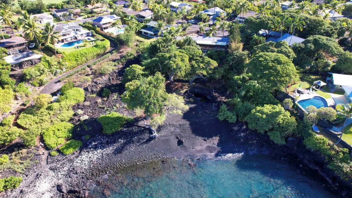 Keauhou House | Heeia Bay Paradise Spacious 3 BDR Steps to Beach