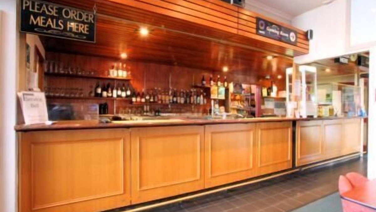 Zeehan Hotel | Heemskirk Motor Hotel