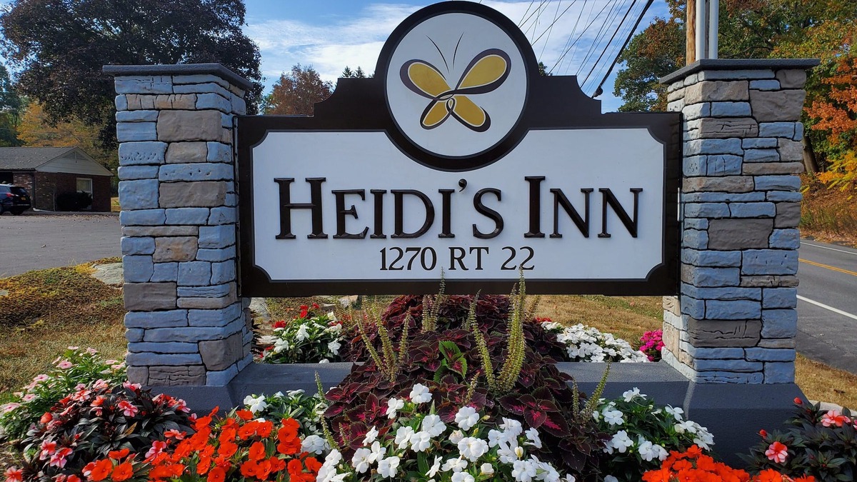 Brewster Hotel | Heidi's Inn