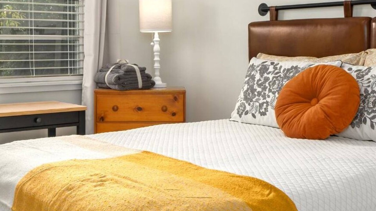 Cahaba Heights Condo | Heights Brands by Oasis - Condo Uno - the best of Birmingham - charming home