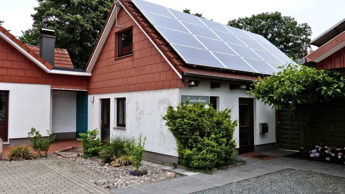 Schafflund Apartment | Heisch: Cozy vacation home with terrace and beach chair - Ferienhaus Heisch