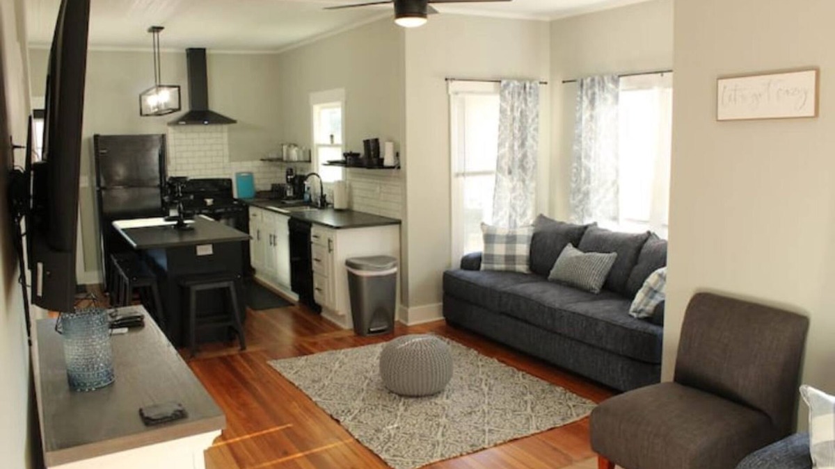 Mount Airy House | Helen's Grace Haven
