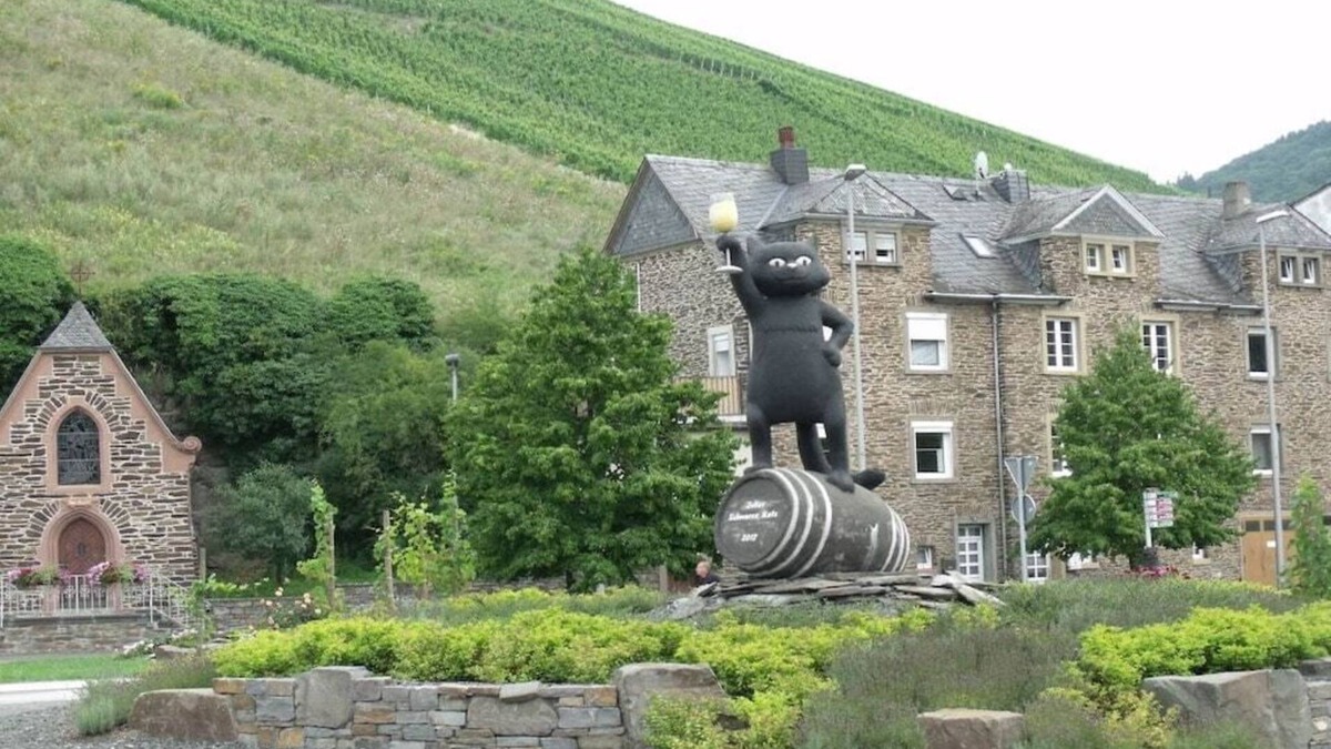 Grenderich Boat Rental | Helga Comfortable holiday residence