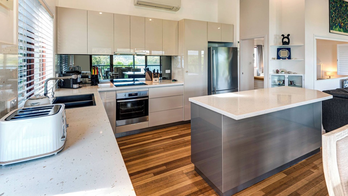 Hamilton Island House | Heliconia 10 Newly Renovated House