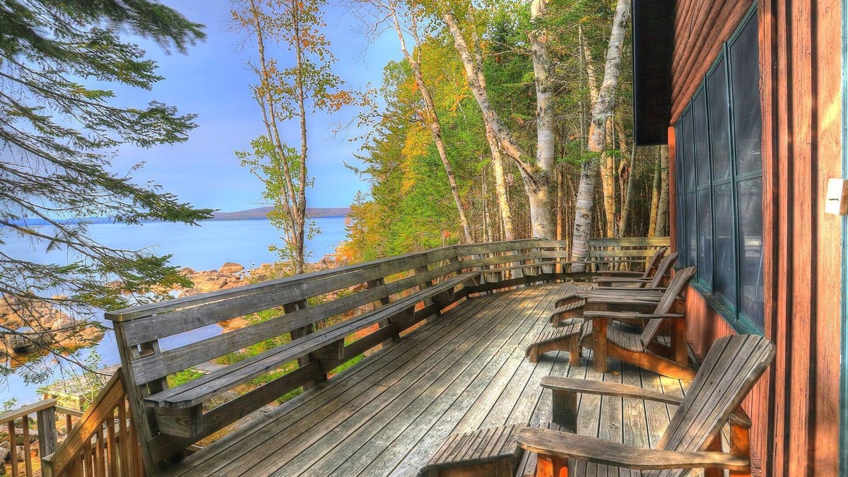 Rangeley House | 🐾Helidoni Camps - Charming vacation retreat located in Mooselookmeguntic Lakes Bugle Cove