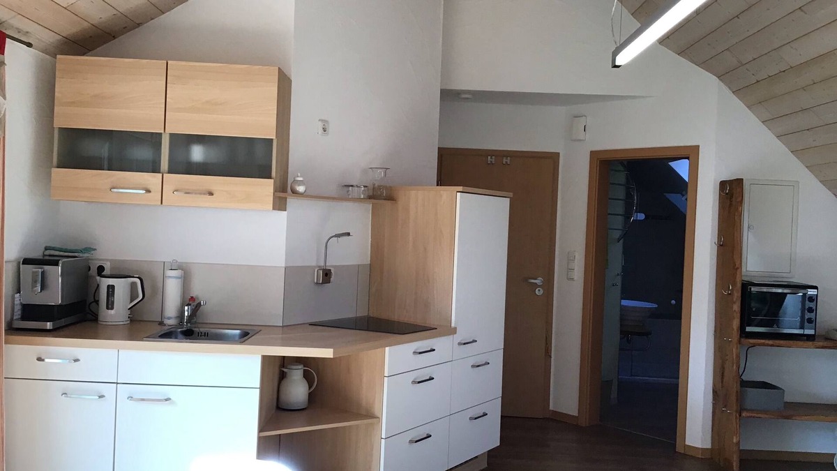 Sandberg Apartment | Helle Ferienwohnung für bis zu Vier Personen mit Südbalkon