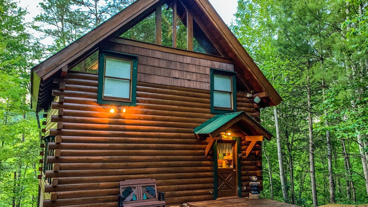 Gatlinburg - Pigeon Forge Cabin | Hello Autumn! ! Stay at AlpenRose Cabin!