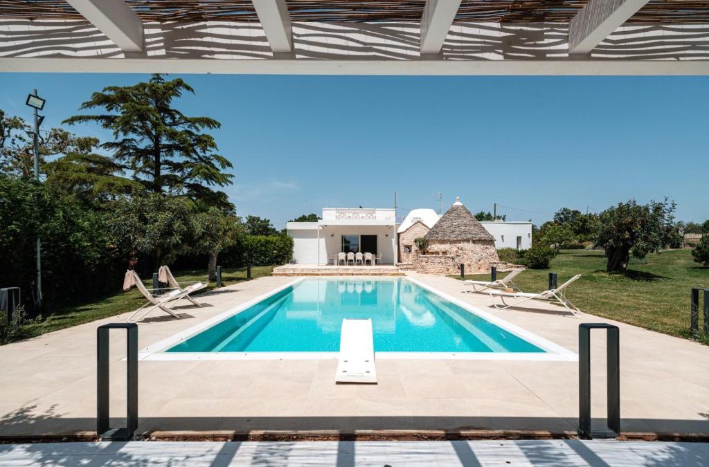 Gioia del Colle Villa | HelloAPULIA - Design Trulli Sampaolo with private pool