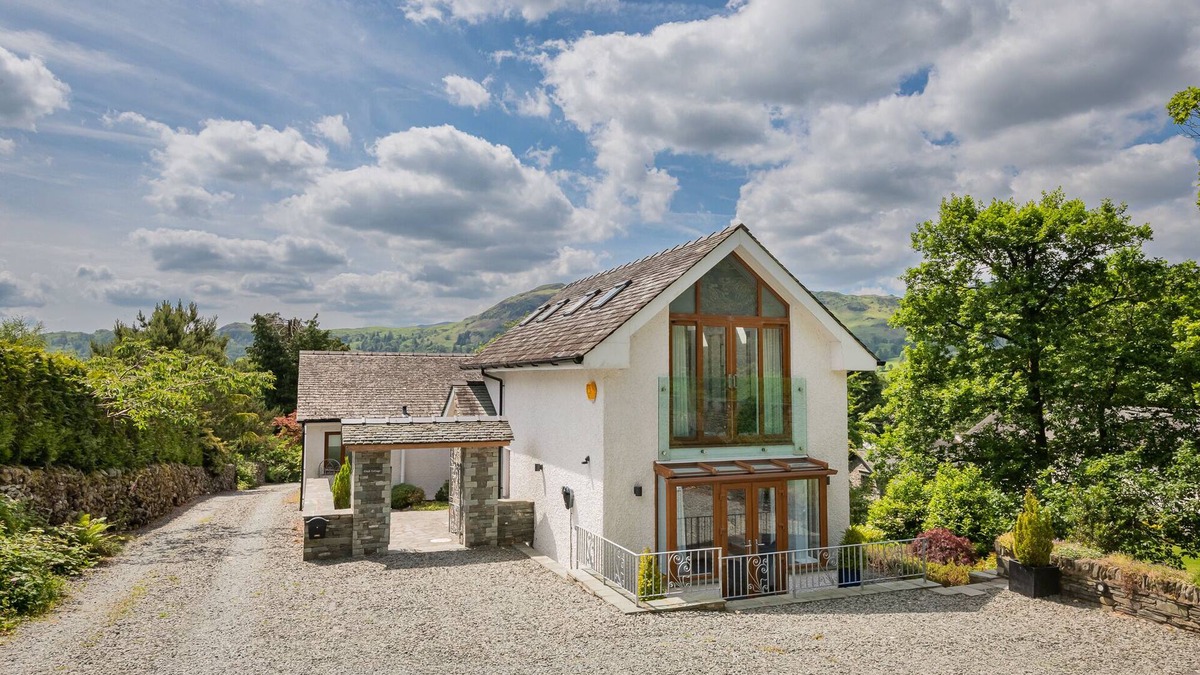 Grasmere House | Helm View, Grasmere, Sleeps 10 with Hot tub!