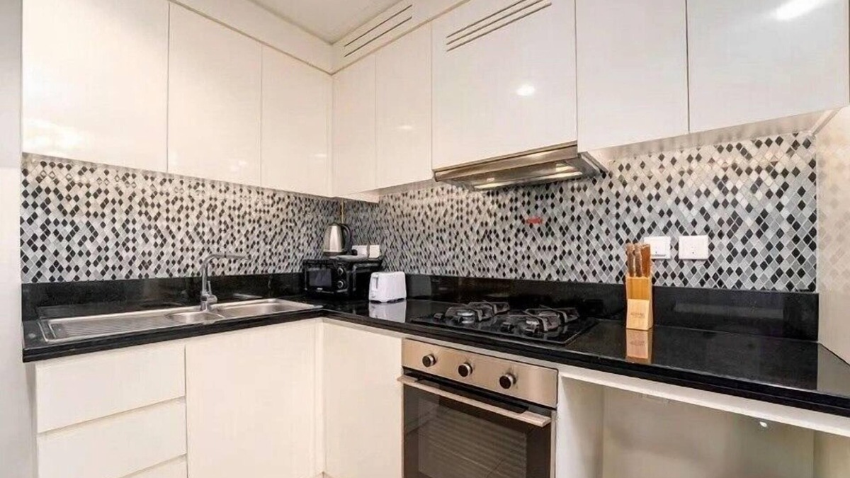 Al Muraqqabat Hotel | Helnan Royale