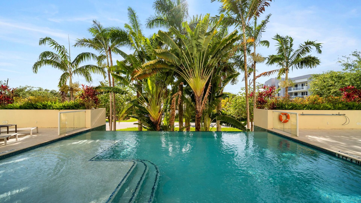 Deerfield Beach Condo | Hemingway Coast to CoastnIntracoastal Water View! 2 blocks to Beach &Pickleball