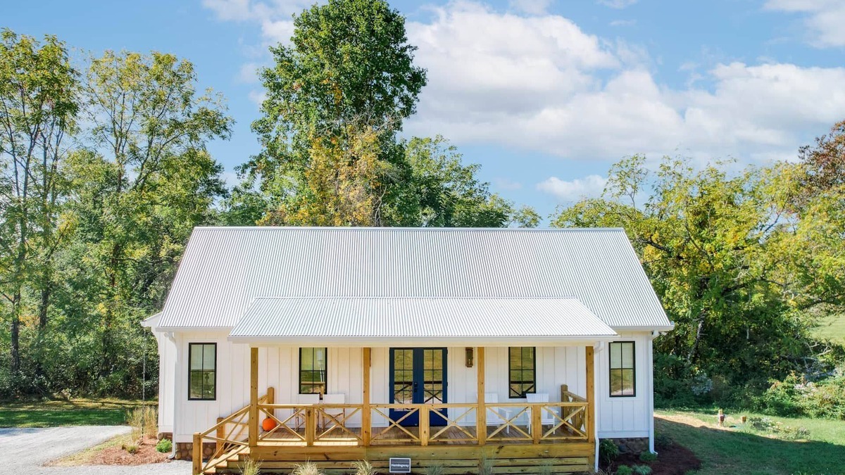 Dillard Cottage | Hemingway Cottage at Julep Farms