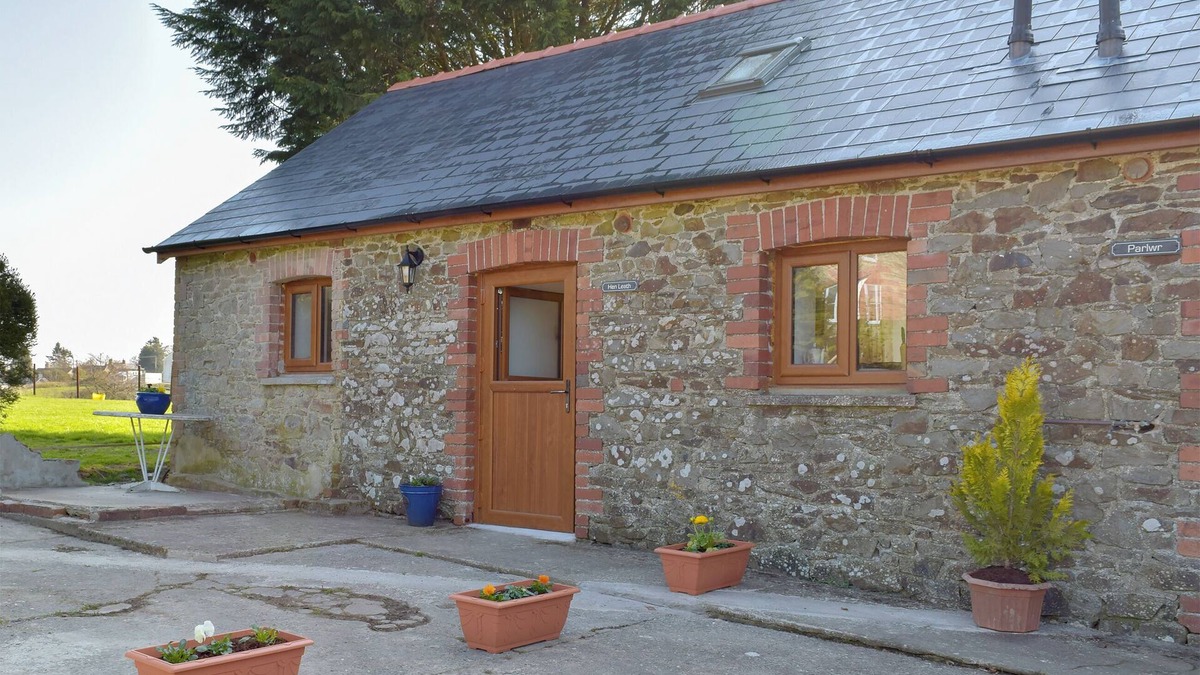Llanybydder Cottage | Hen Llaeth - UK11209