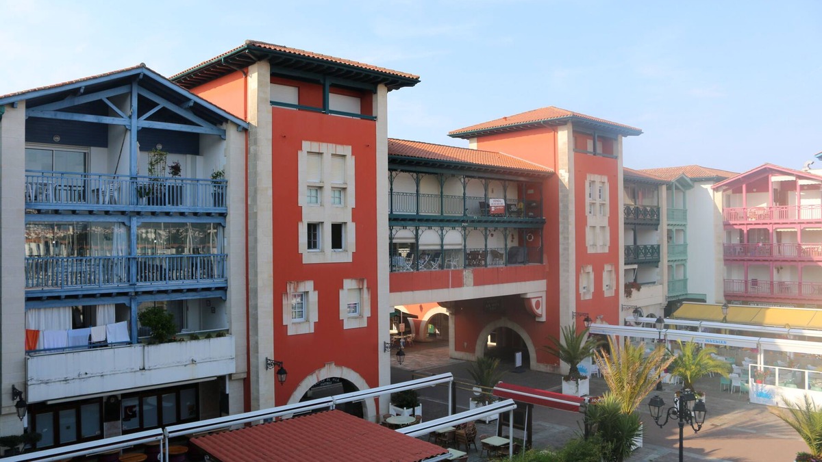 Hendaye Apartment | Hendaye Plage, 2 room apartment (48 sqm), balcony, underground parking, WiFi, 60 m from the beach