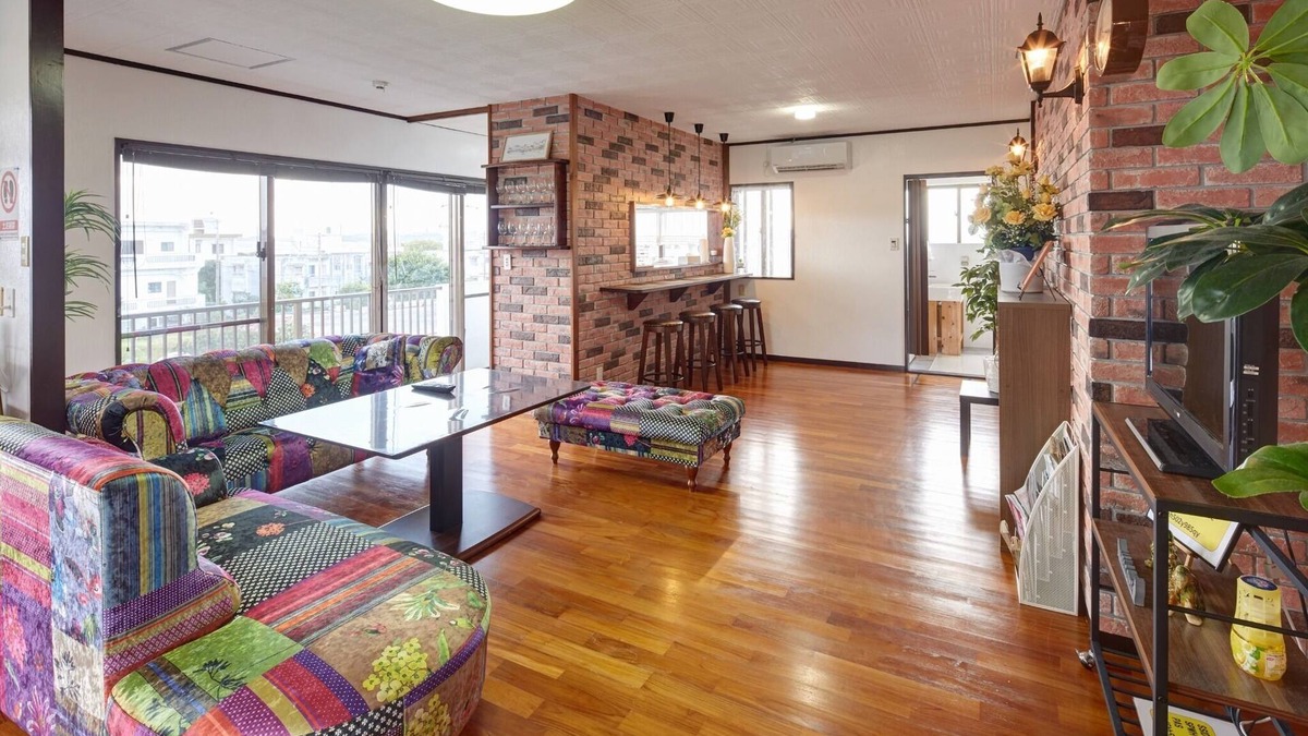 Uruma Apartment | Henza Island paradise just across the underwater/Uruma Okinawa