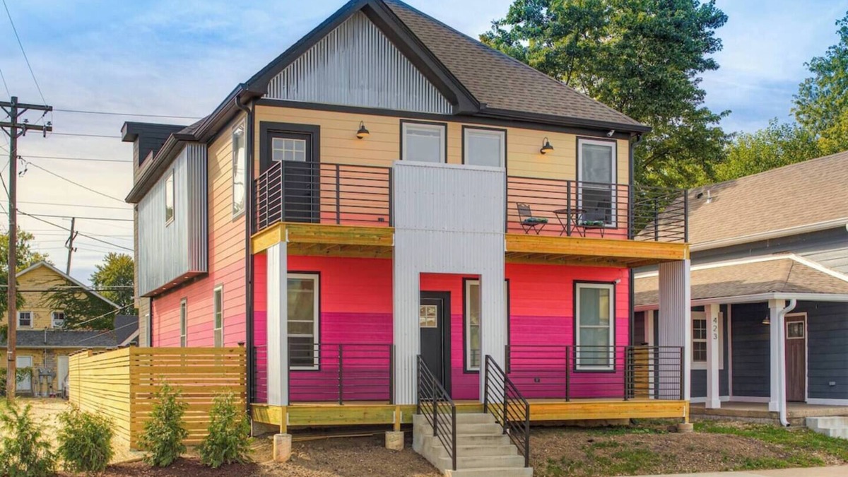 Indianapolis House | Here Comes the Sun * Sleeps 16*