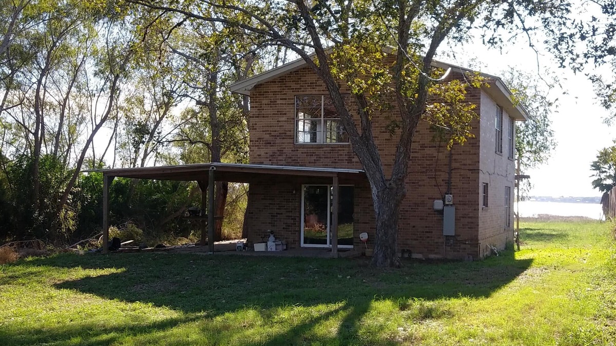 Lake City House | HERE IT IS on Lake Corpus Christi close to State Park; house or RV lot