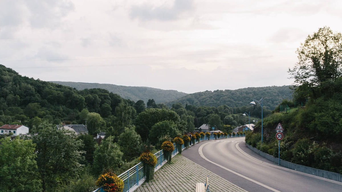 Vireux-Molhain House | Herenhuis met boomgaard & pizza oven