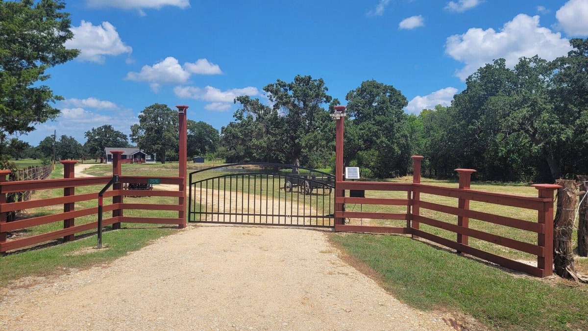 Burton House | Heritage House Retreat:nBurton, Texas n6 guests 3 bedrooms 4 beds 2 full baths