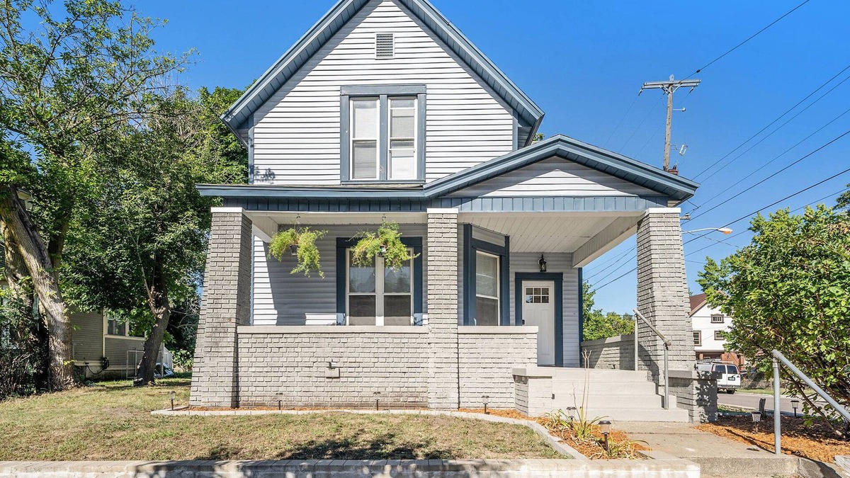 Grand Rapids House | Heritage Landing