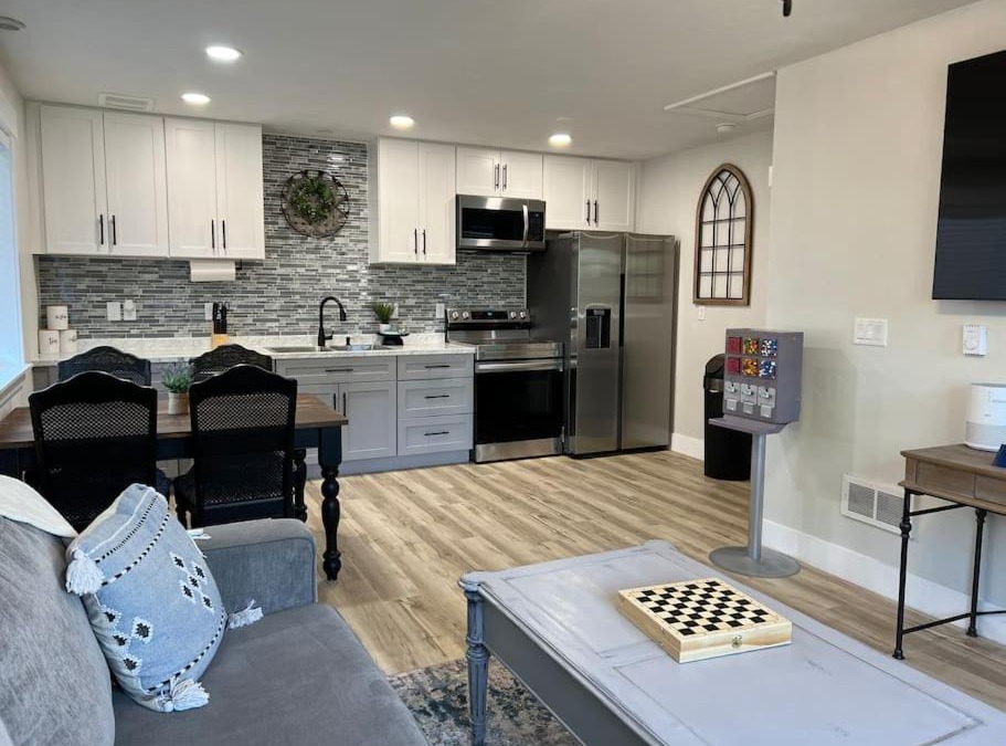Idaho Falls Apartment | Heritage Suites 1998 #4- Peaceful 1 bedroom 1 bath Suite