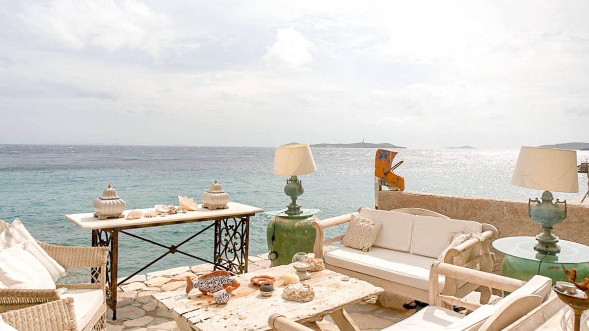 Syros Villa | Hermes Palazzo on the waterfront by JJ Hospitality