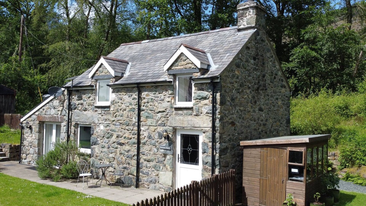 Ganllwyd Cottage | Hermon Bach