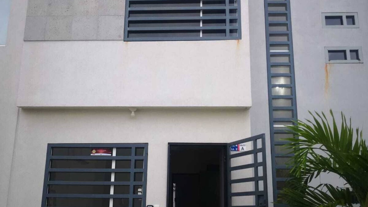 Puente del Mar House | Hermosa Casa con Club de Playa Exclusivo 1