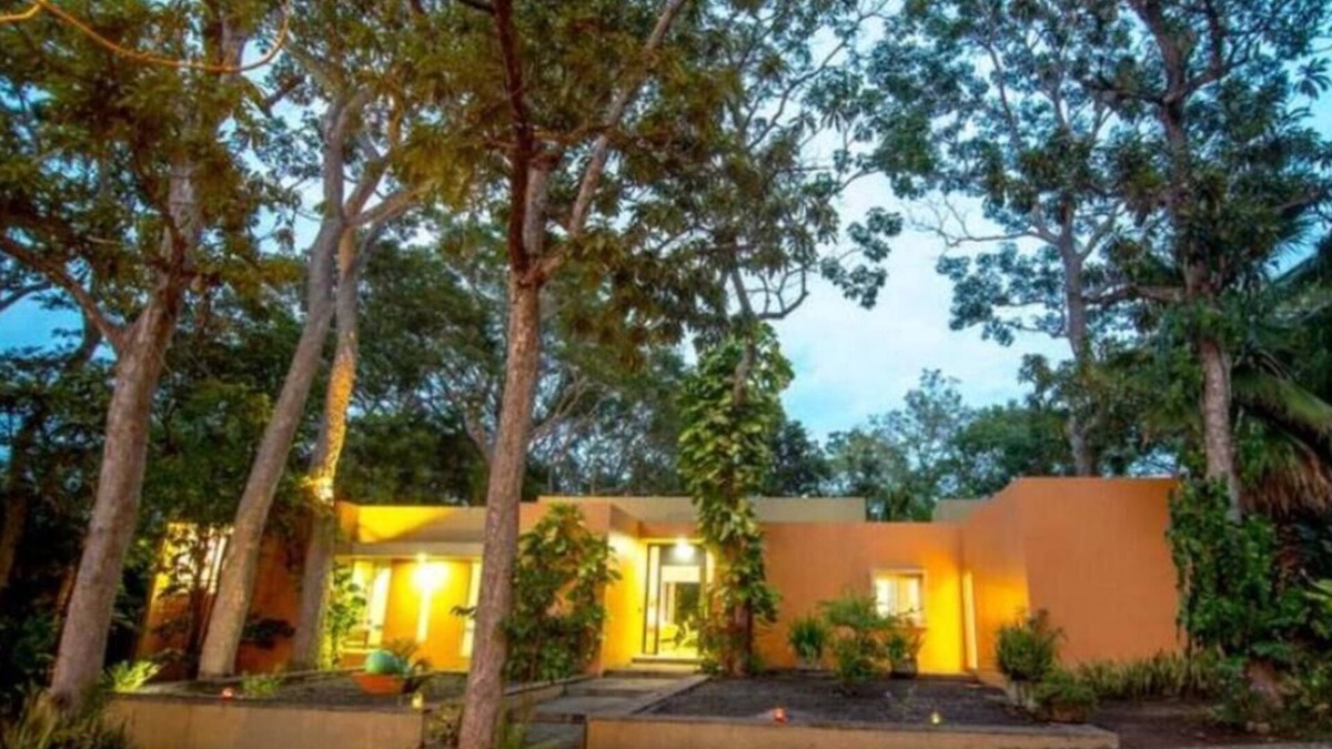 Comala House | Hermosa casa 3 recámaras rodeada de naturaleza con piscina compartida, WiFi, AC.