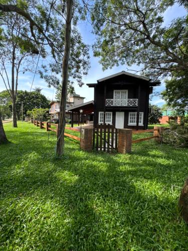 Puerto Valle House | Hermosa casa en Country Rincon Ituzaingo